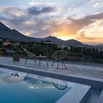 Esotico Escape Villa *